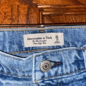 Abercrombie and Fitch the 90s Straight Ultra High Rise